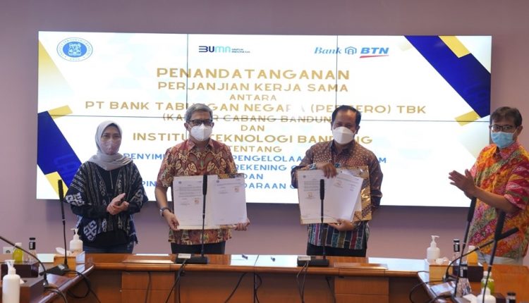 ITB Terima Pinjam Pakai Mobil Listrik dari Bank BTN