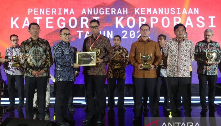 PLN Raih Dua Penghargaan Atas Kontribusi di Bidang Kemanusiaan dan Penanganan Covid-19