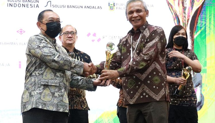 Delapan Pabrik SIG Raih Penghargaan Industri Hijau 2022