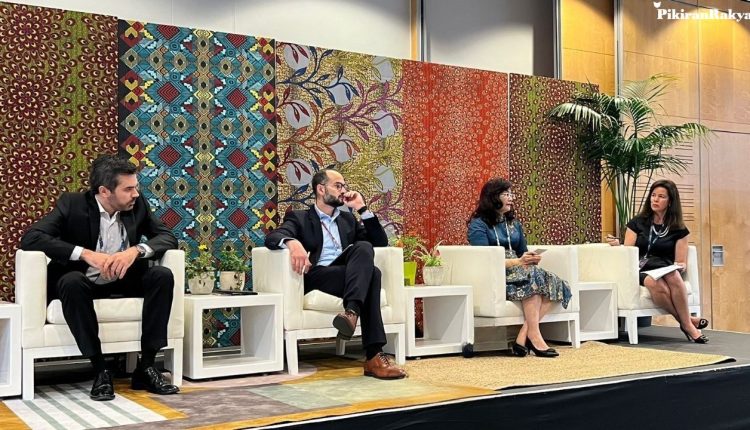 Bio Farma diundang sebagai salah satu narasumber dalam IFC’s 9th Global Private Healthcare Conference yang diselenggarakan di Afrika Selatan pada pertengahan Februari kemarin. Hadir Direktur Penelitian & Pengembangan Bisnis Bio Farma, Yuliana Indriati sebagai salah satu pembicara. (DOK BIO FARMA)