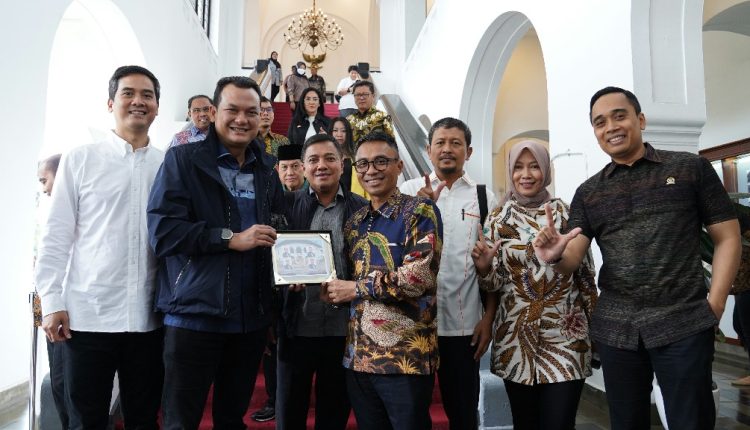 DPR Dukung Pos Indonesia Pimpin Holding BUMN Logistik Nasional