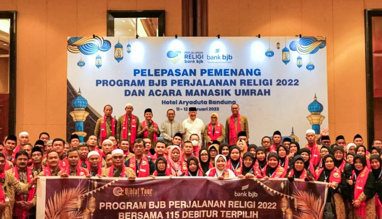 bank bjb Berangkatkan 112 Nasabah Pemenang Umrah
