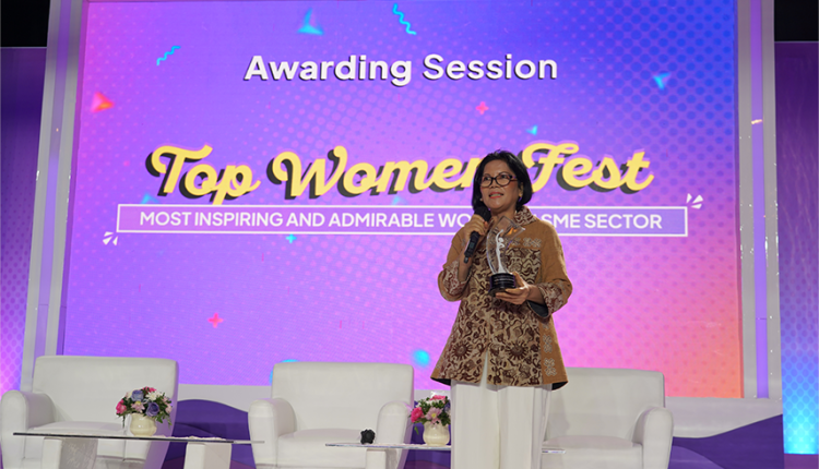 Komut Pegadaian Dinobatkan Sebagai Perempuan Inspiratif