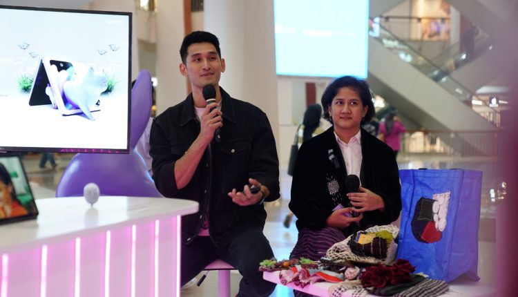 Oppo find n2 flip pop up store mall kelapa gading
