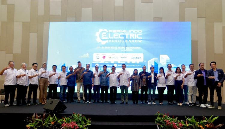 PLN dengan Periklindo Gelar Pameran PEVS 2023