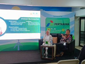 Direktur Utama PT. PLN Enjiniring, Chairani Rachmatullah saat menjadi pembicara di FEI Academy New Normal Series-10