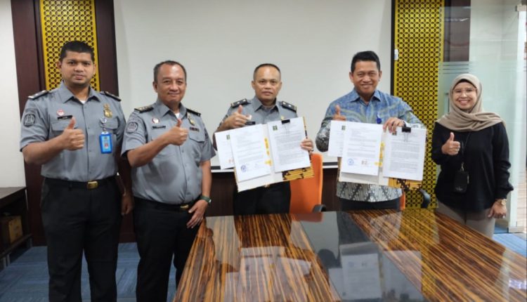 Peruri Dipercaya Direktorat Jenderal Imigrasi Cetak Blangko Paspor Indonesia