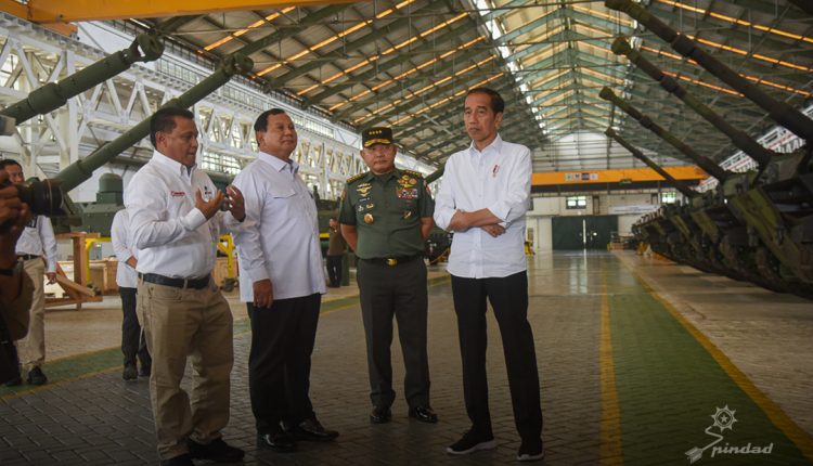 Presiden Jokowi Apresiasi Perkembangan Cepat PT Pindad