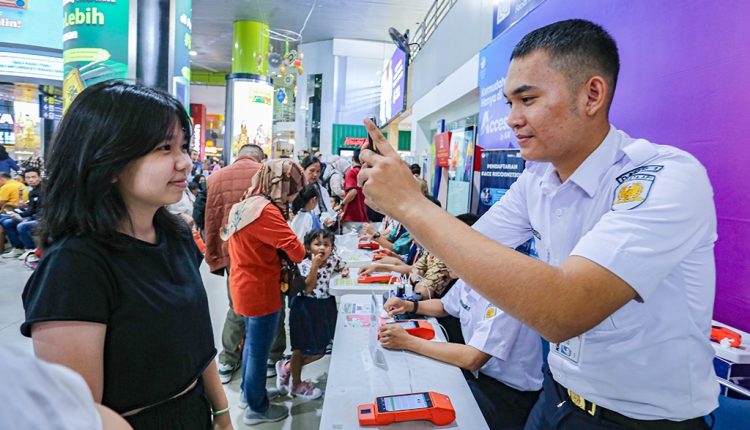 Layanan Face Recognition Urai Kepadatan di Stasiun Gambir