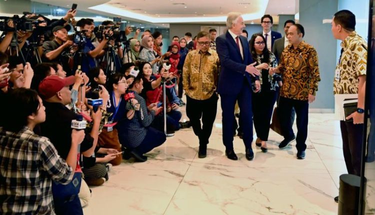 Menteri Budi Arie Ajak Kolaborasi TBI Susun Regulasi AI